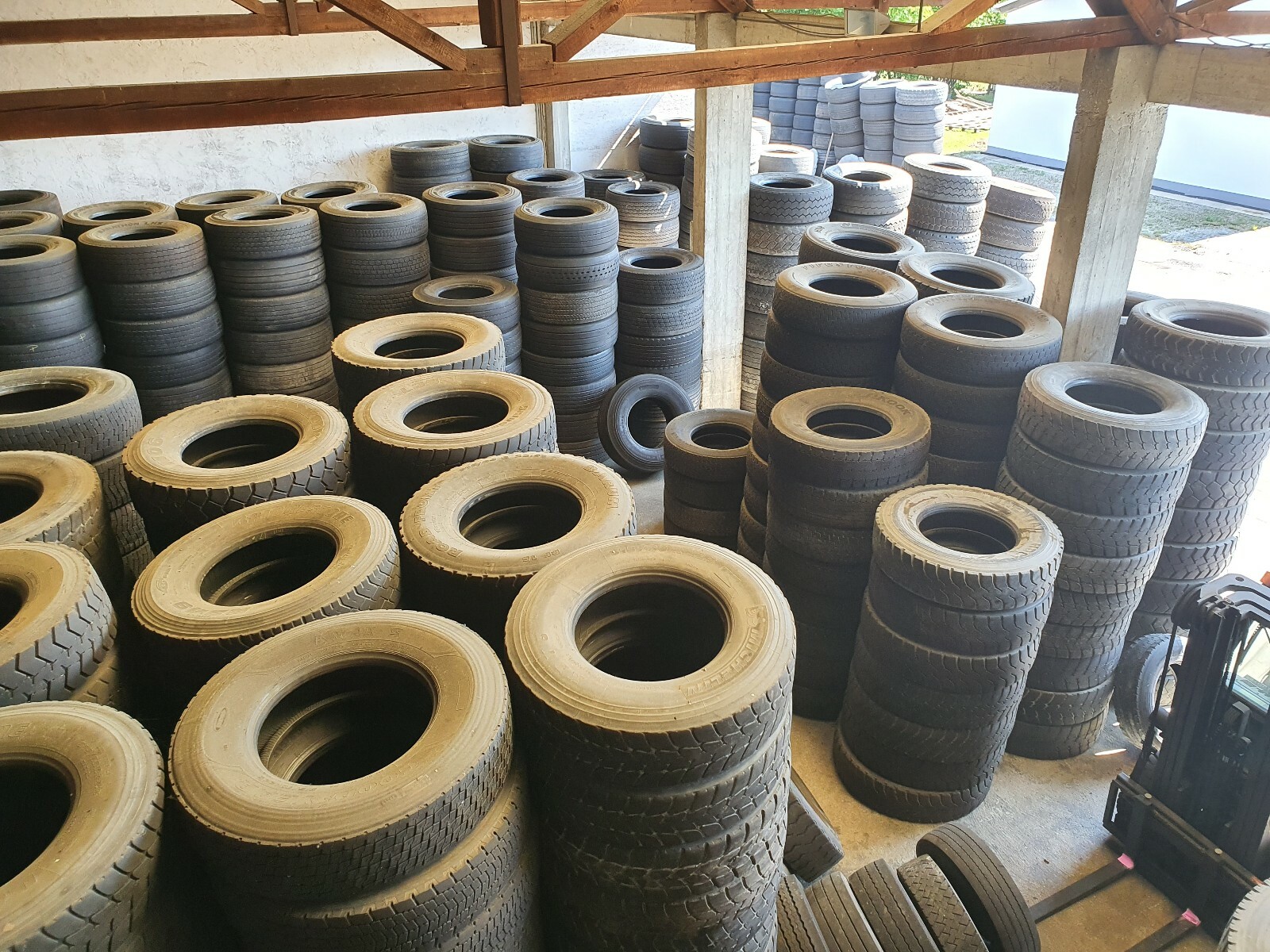Truck & Bus Used Tires, view 4